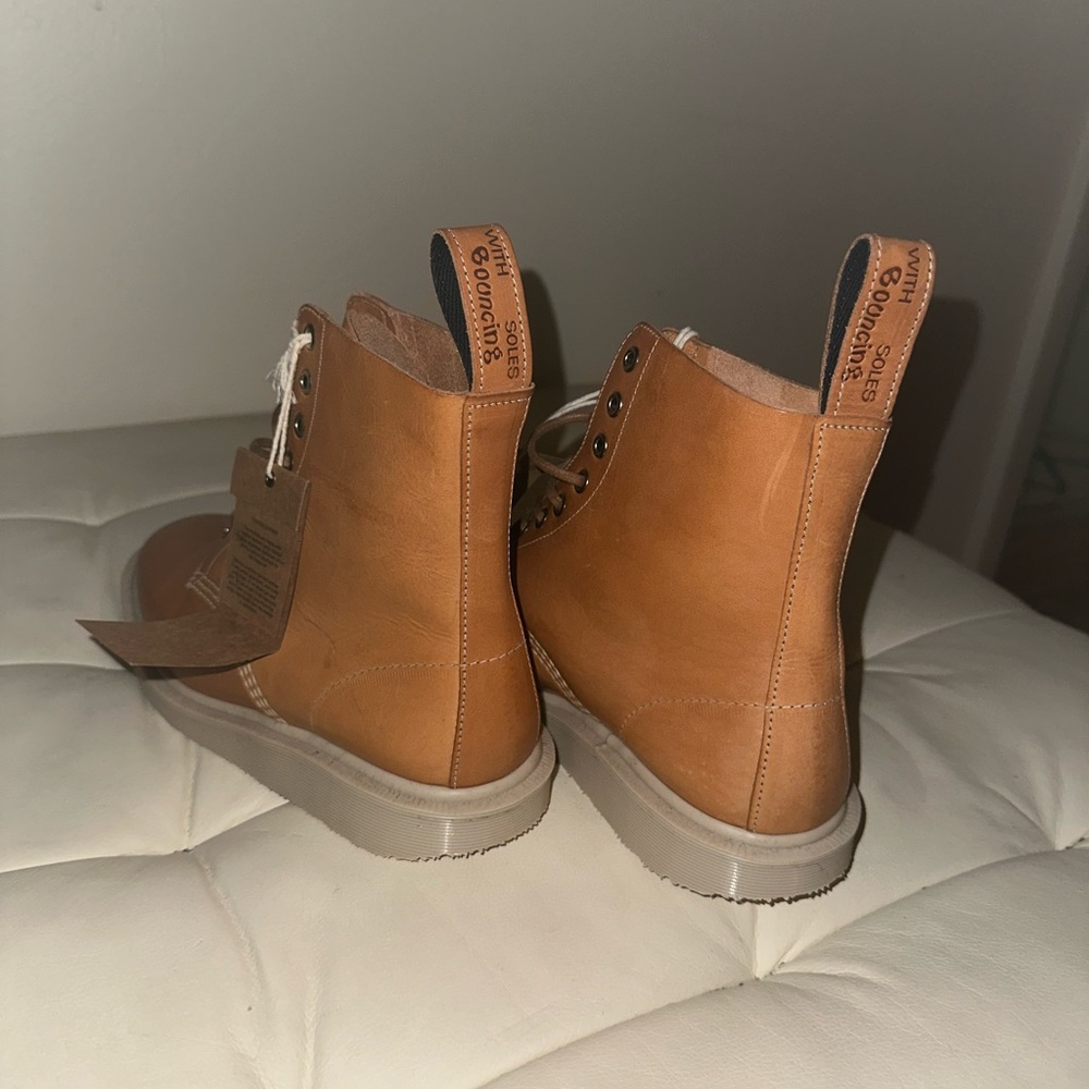 Dr. Martens Whiton Tuscan Tan Leather Lace Ankle Boot UK 7 Men 7.5 Women 9.5 10 - Picture 5 of 11